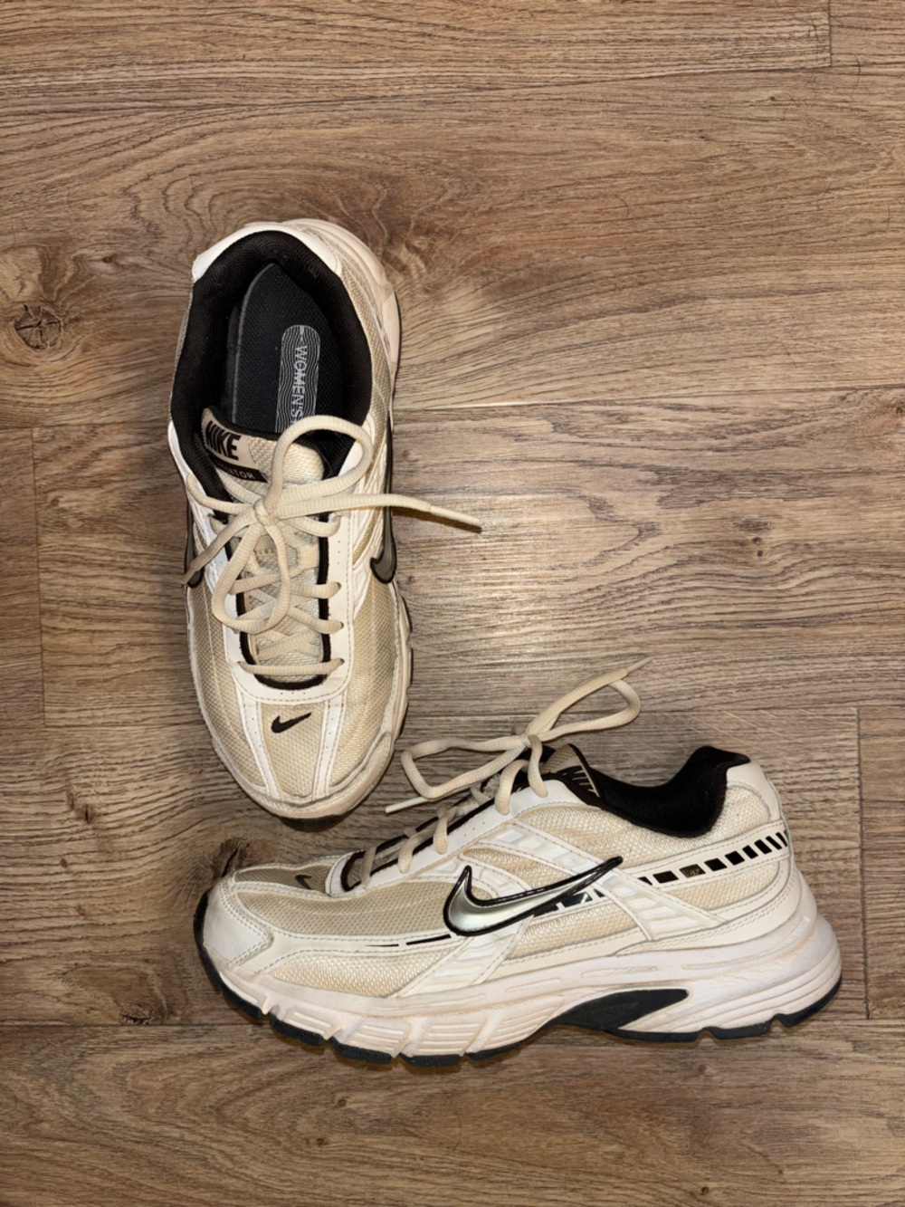Nike Cream and Black Women's Athletic Sneakers